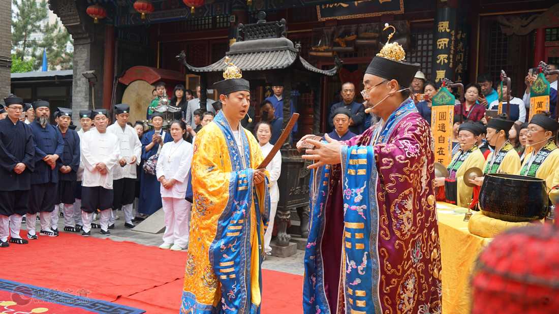 北京市吕祖宫举行庆贺吕祖圣诞暨全真派冠巾法会