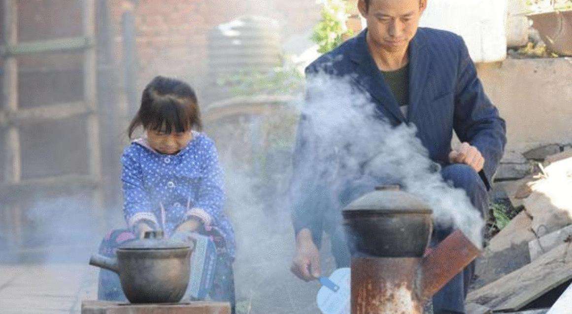 “儿子像娘,金砖砌墙,女儿随老子,反穿皮袄子”,此话如何理解 澳门网上买球网站