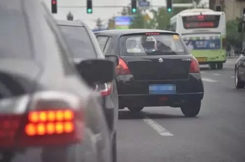 专治老司机!中山交警出手,严查这种开车行为! 12bet真人娱乐