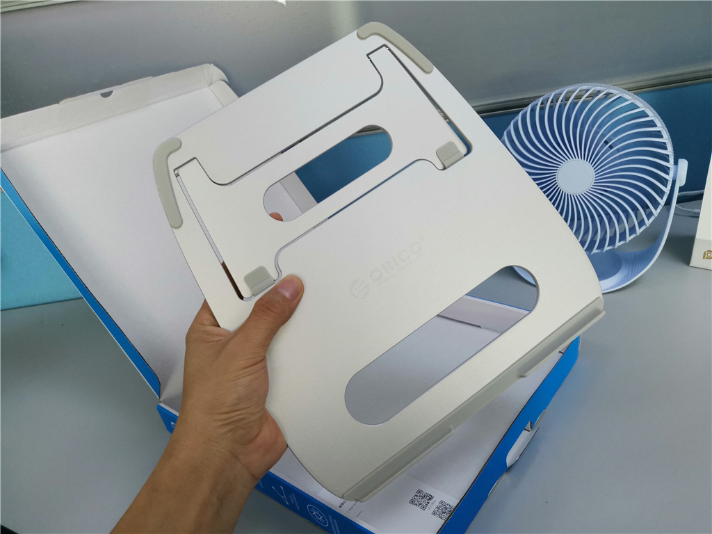 好用的手机支架桌面 f16cd9ba35654078a84667ed2163a971.jpeg