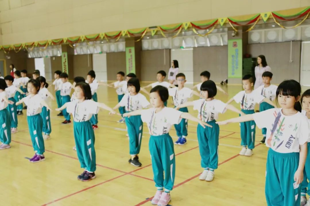 四十人队形示意图 f6e55d9c77d64bf486c23768c63c708d.jpeg