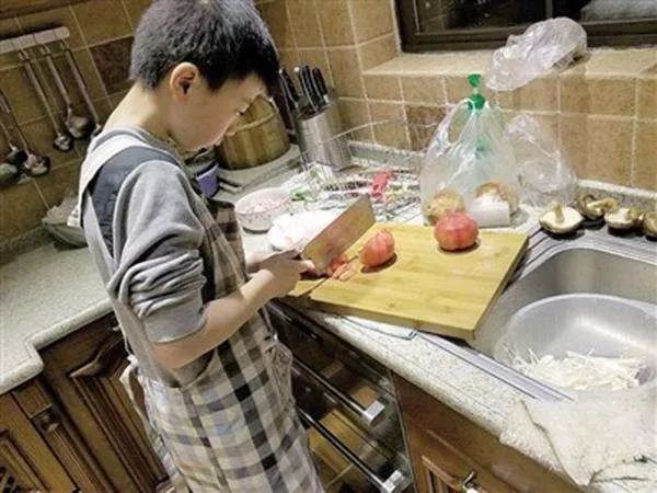 六年级男生每天冲回家烧晚饭!妈妈却崩溃了…… 澳门葡京导航