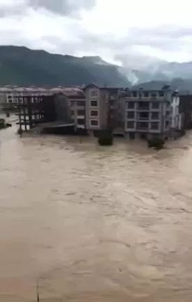 土房倒塌 ▼ 清流县李家乡鲜水村 三明永安小陶镇 昨晚遭遇暴雨 部分