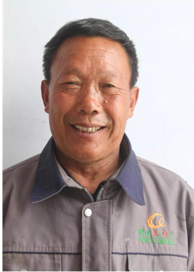 高子目,山东潍日高速安丘市官庄镇服务区工作人员.