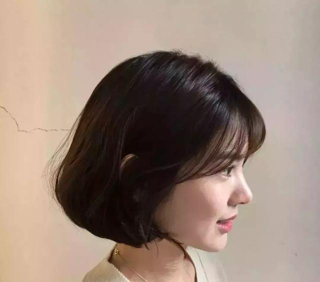 2019年流行“半圈烫”,所有女生都能驾驭的短发 白金会现场娱乐