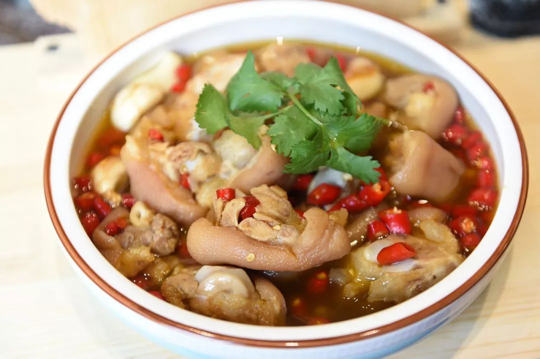 恒安集团总部楼下深藏的网红美食店,一只甲鱼风靡晋江