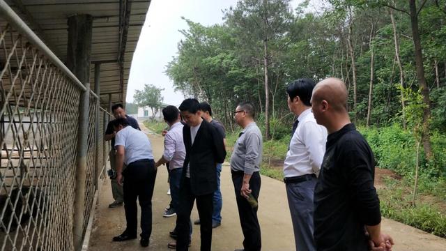 左起 彭泽林 邬传喜 胡建明 李宏群 胡振辉 钟广学 林大爻 刘志刚 徐