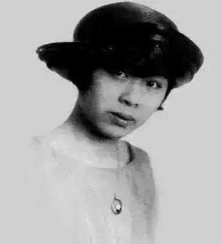 徐志摩一心想逃离张幼仪,为何还要求她去英国