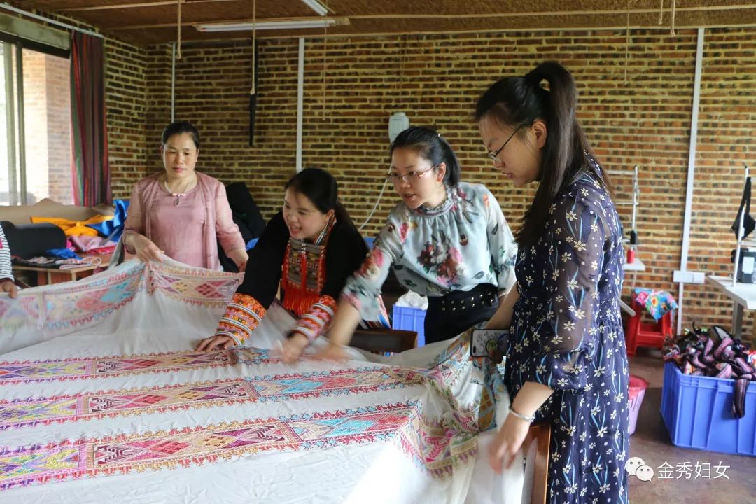 学习路上——金秀县女干部,女企业家和女能人一行赴