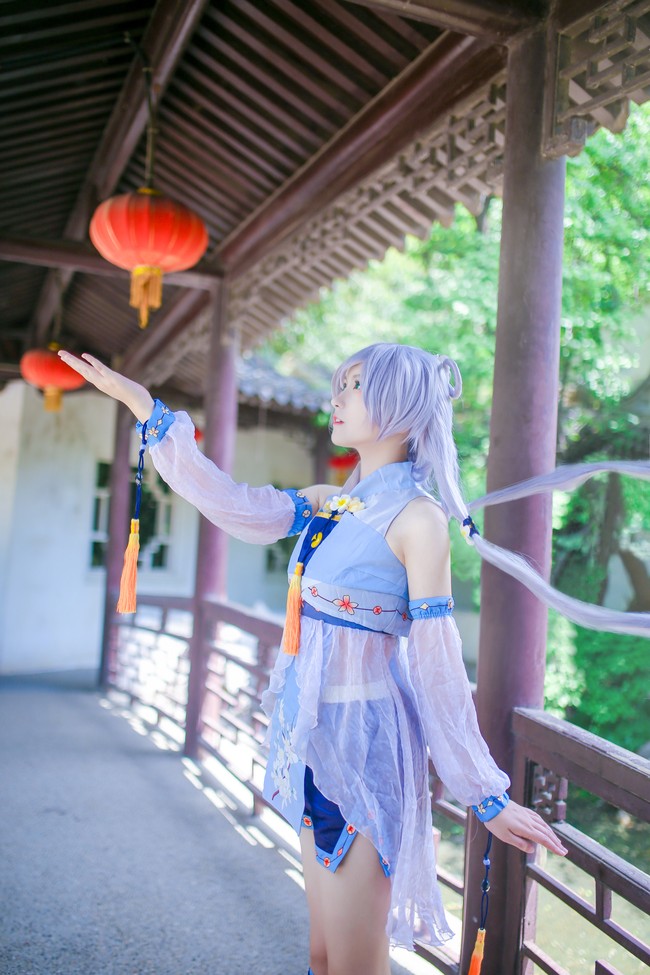 cos:洛天依花语嫣然