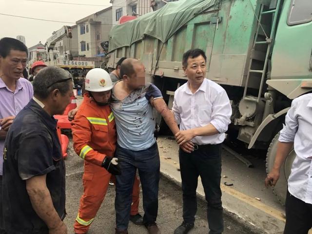 近期交通事故多发 宜昌消防成功施救多人