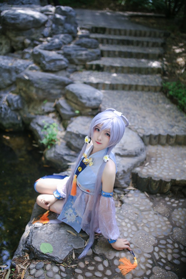 cos:洛天依花语嫣然