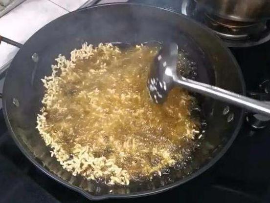 大米怎么蒸着吃不容易升糖 a209eb51d1284cb5b73b15e75cc52d79.jpeg