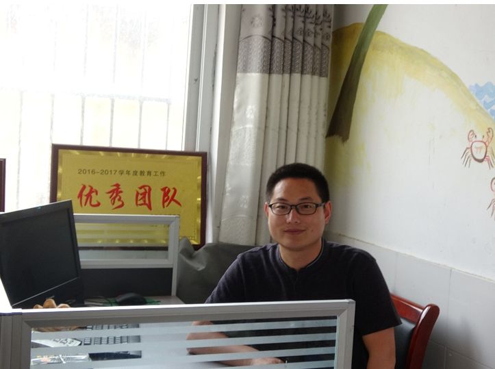 身边的榜样 | "他很像曾经的我"——记白沙中心学校教师常化冲