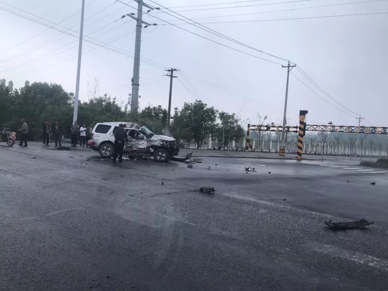 就在上午,玉田玉滨公路发生._车祸