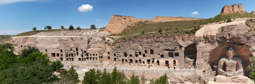 云冈石窟是我国最大的石窟之一,与敦煌莫高窟,洛阳龙门石窟和麦积山