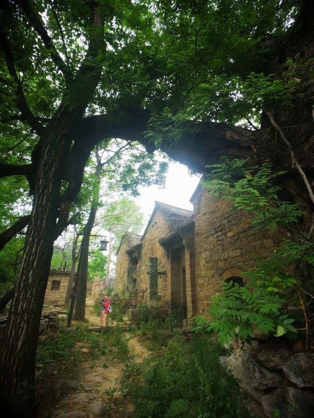 18 地点:石井镇寺坡山村 寺坡山村位于洛阳市新安县西北的石井镇,古人