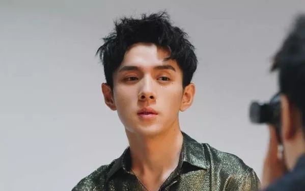 全国有多少人叫李佳琦 d60d3fb4619745ec91c235db2c3e2388.jpeg