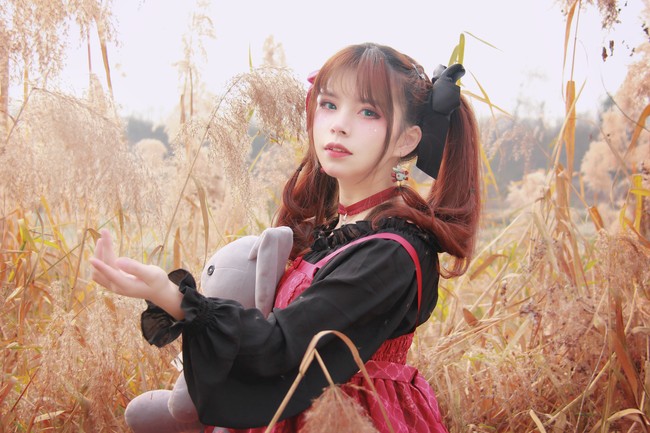 lolita暖色调的小姐姐