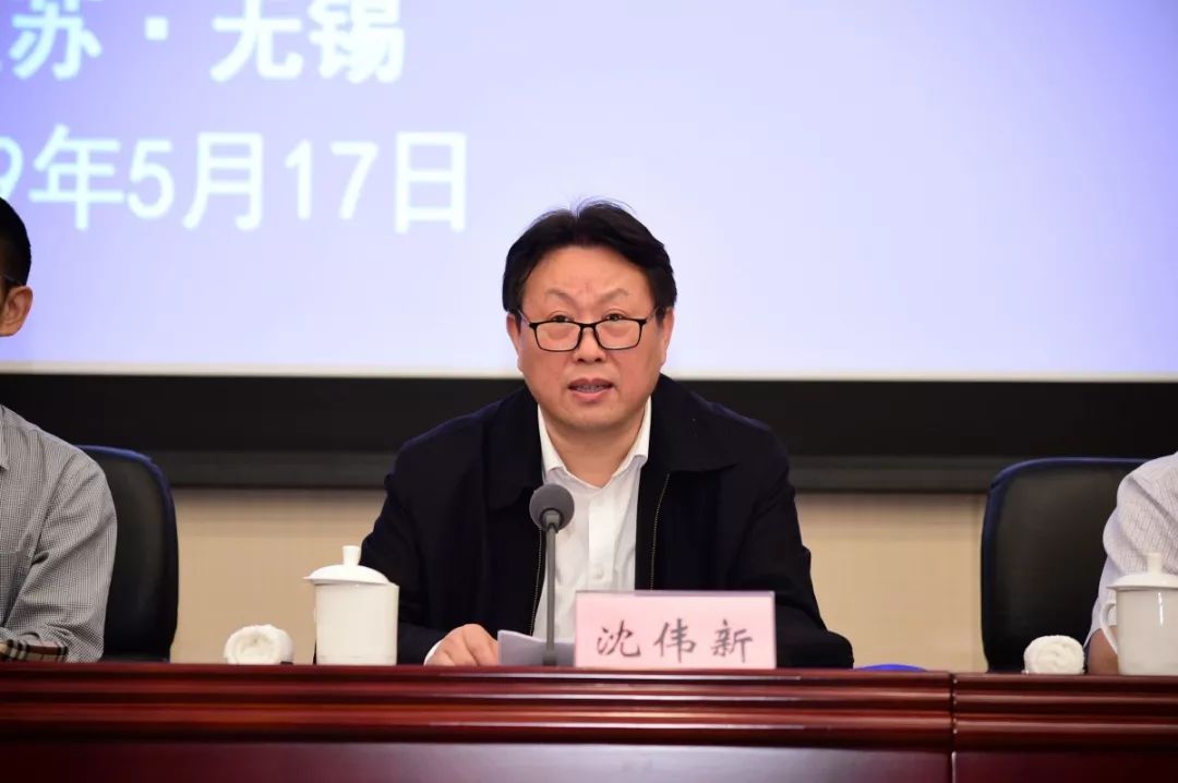 国家发改委体改司副司长万劲松,江苏省机关事务管理局长沈伟新,无锡市