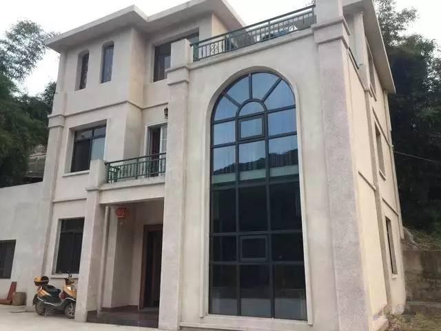 80万和老婆回老家自建小别墅,最喜欢大露台花园,大家看看值得吗 ag真人网投