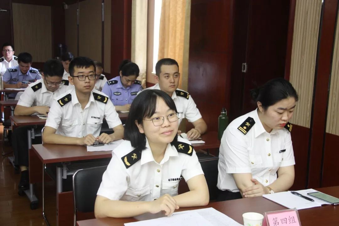 湛江海关全员培训的青年范儿