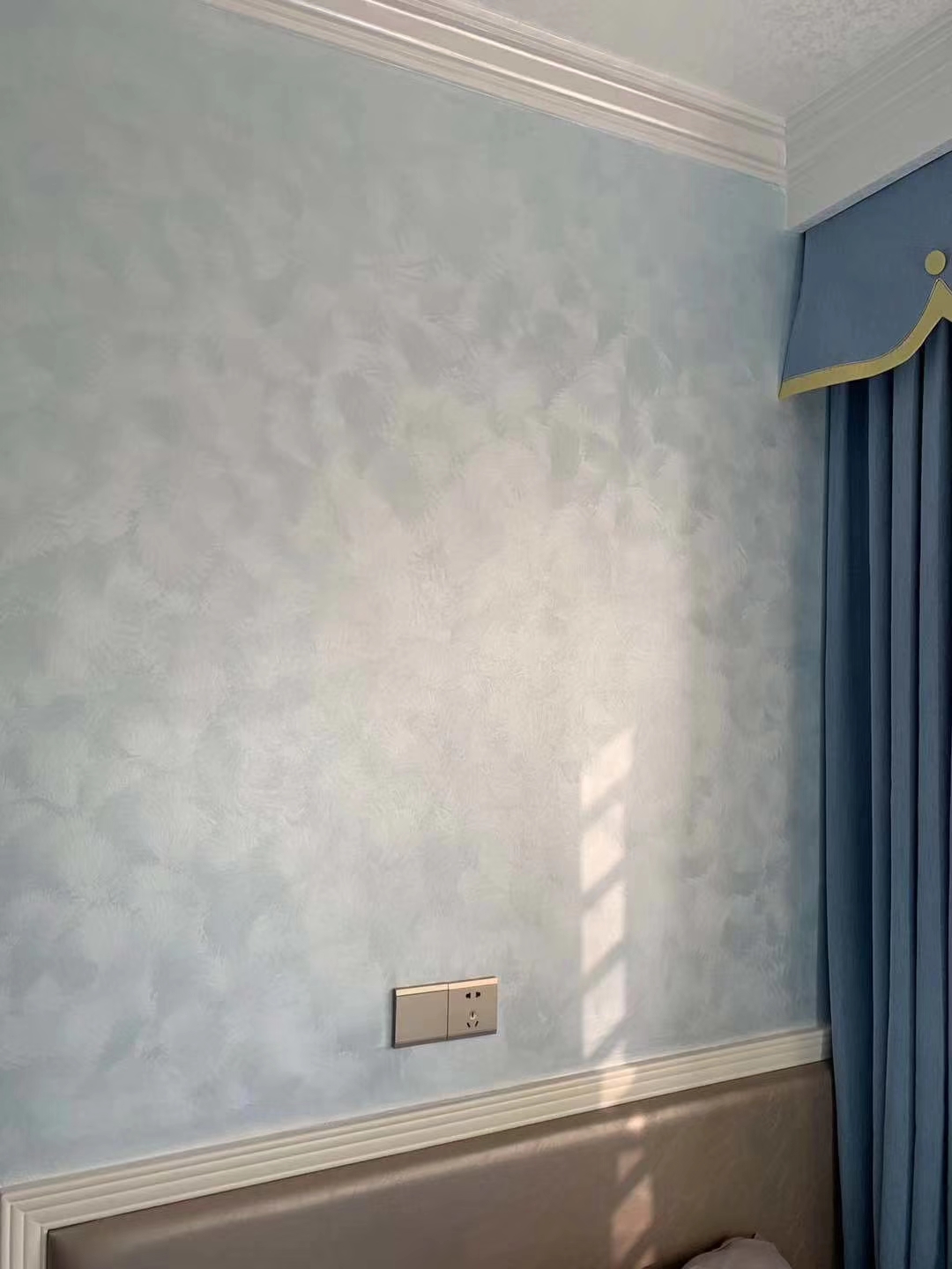 蒂威仕艺术涂料是一款新型墙面装饰壁材,在施工过程中,将材料,工艺