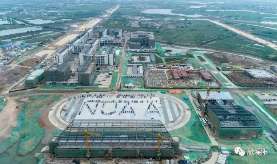 南京航空航天大学天目湖校区位于江苏省溧阳市千里湖西侧,校区占地