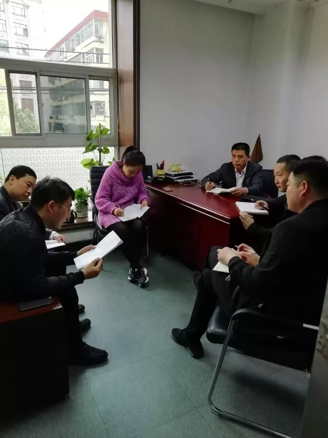 召开执纪审查工作研讨会。部分基层纪委书记和执纪审查骨干参加了会议。会议对近期公司纪委执纪审查工作进行