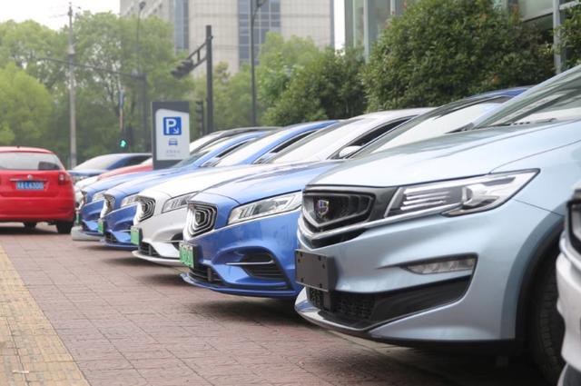 人均私家车_私家车图片(2)
