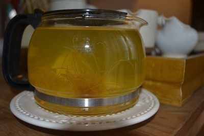                     孩子低热、肺燥咳嗽、干咳无痰，它切碎煮粥，滋阴润肺，止咳生津