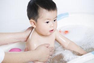                     刚百天的孩子，大半夜哭闹，吓坏爸妈，儿科医生：幸好你俩没大意