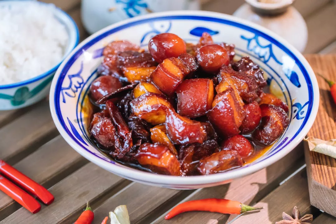 做红烧肉需要放桂皮八角吗 7dbf85158e3f4dd0919ad4d4f3d0f039.jpg