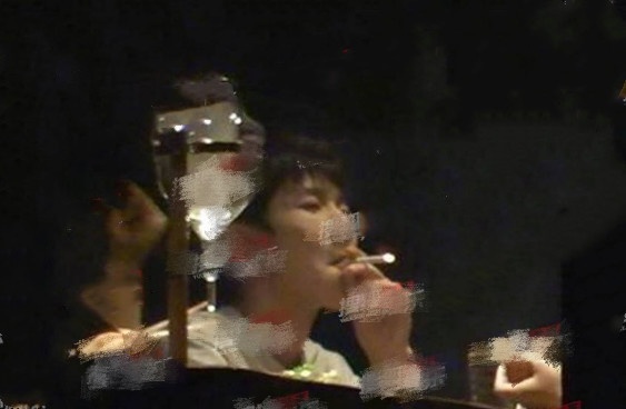 ...王自健陈砺志为王源抽烟发声,这是把他往火坑是推啊图片 38600 563x368