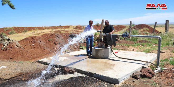 投资修建水井为公民提供饮用水