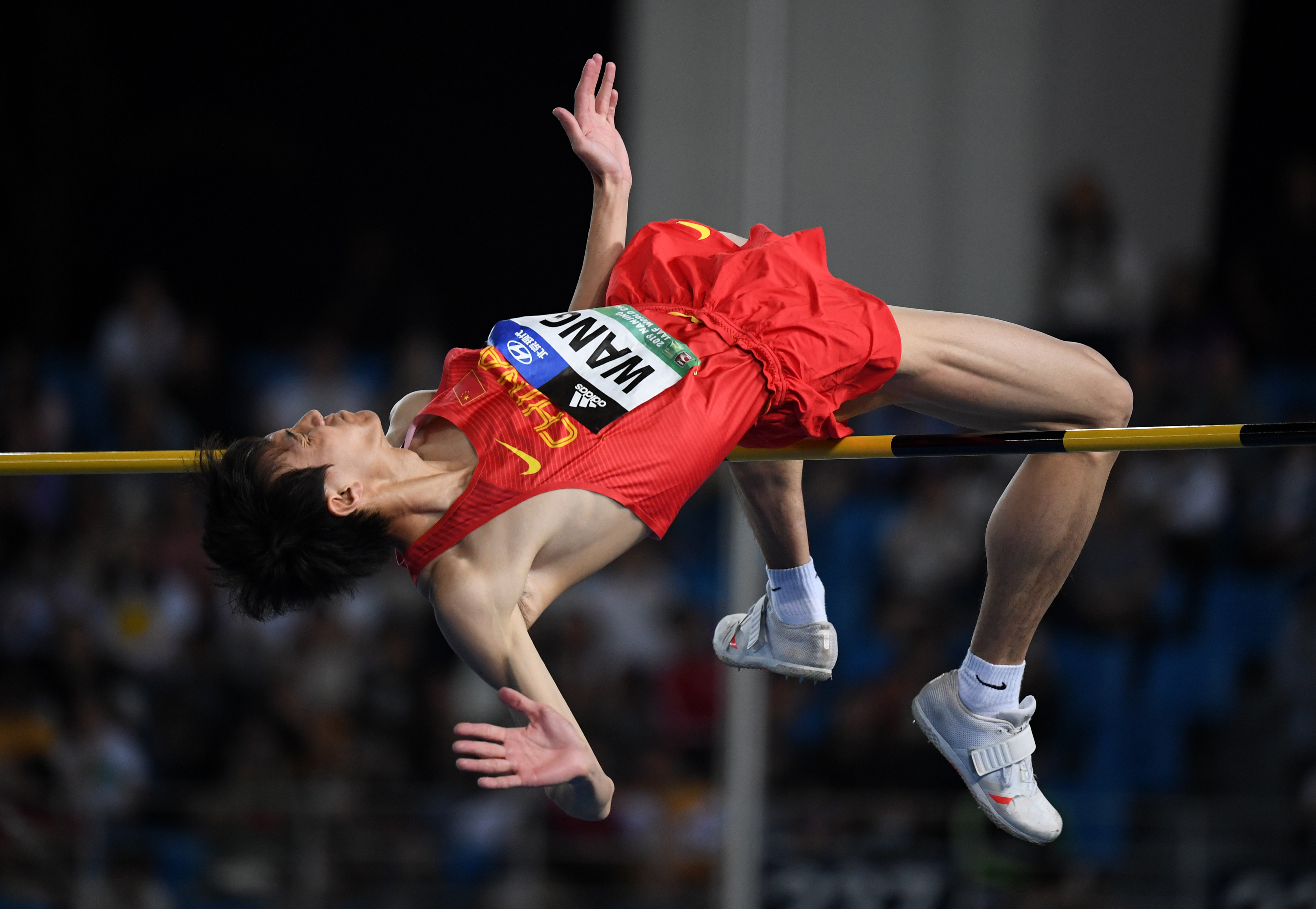 开屏新闻-小组第一！中国队晋级田径男子4×100米接力决赛