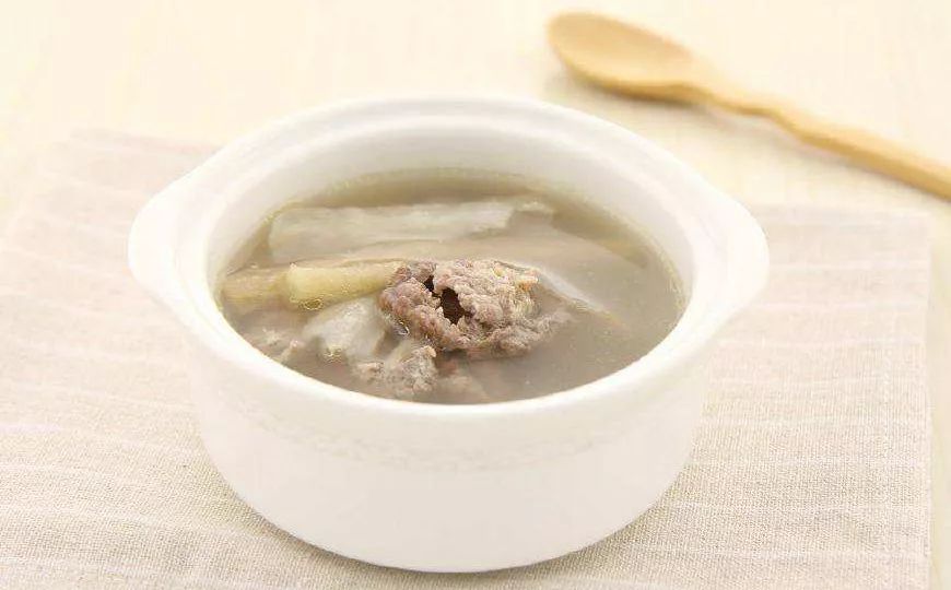 什么人不宜喝玉竹排骨汤 e64fd8e159d44f37a13eef4abb50c690.jpeg