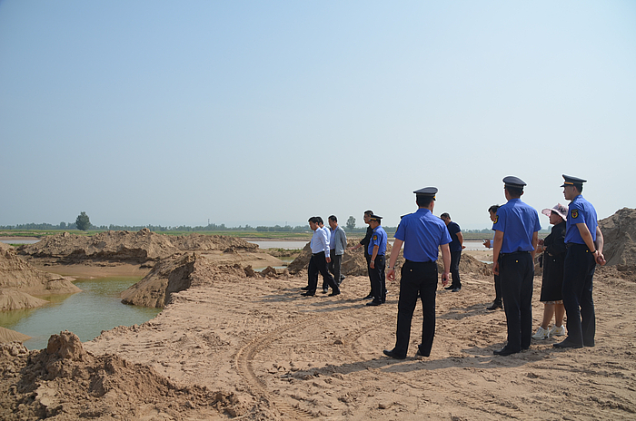 临渭区政府副区长张占权同志 检查三门峡库区分部防汛备汛工作