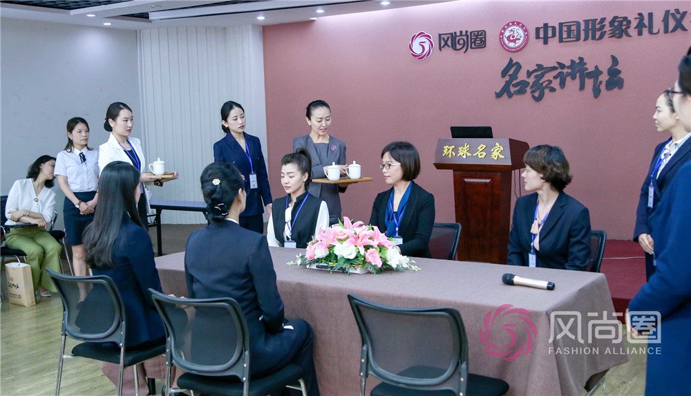礼仪培训师如何给企业设定长期培训计划