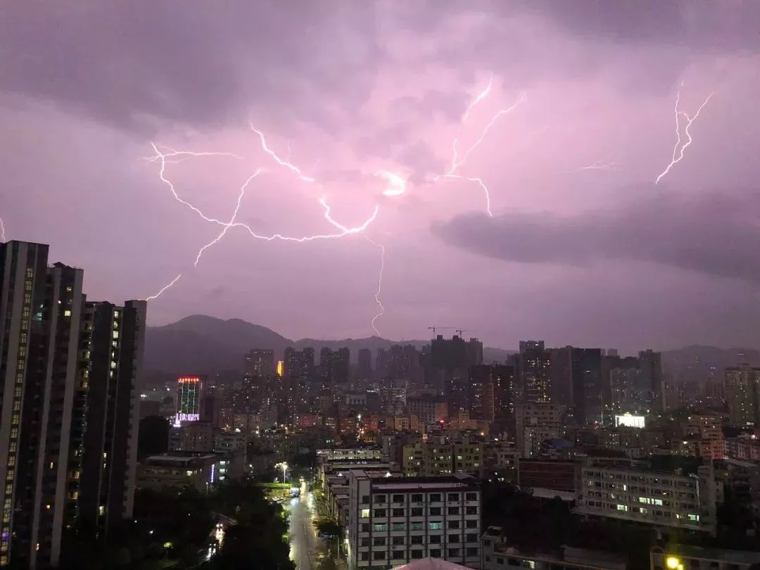天气| 772次雷电!未来几天都是雨雨雨!