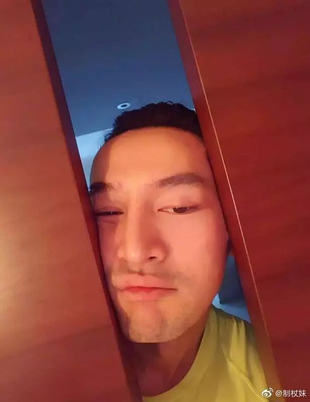 胡歌这自拍真是太可怕了，收手吧，还我男神！