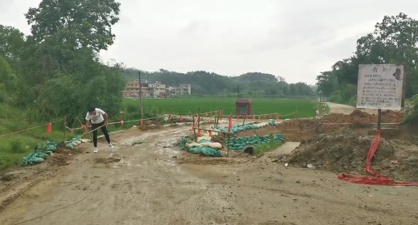 白沙镇白沙村灾后群策群力抢修便道解决周边三千多村民的出行问题