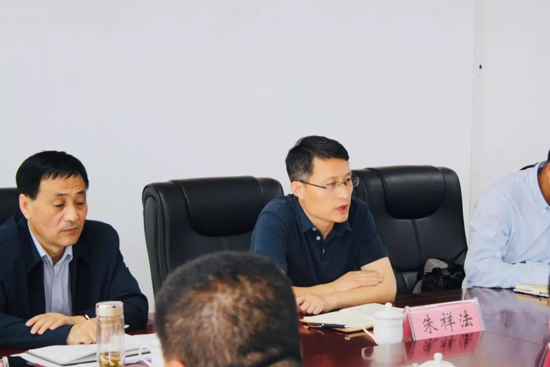 启动会上,沂南县资产运营公司董事长刘西金与清源科技总理李禺