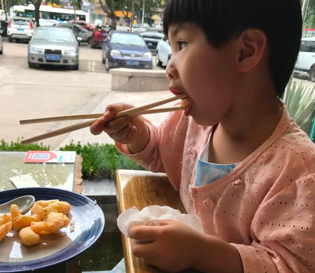                     给孩子常吃的3种食物，不仅不补钙，还可能导致“性早熟”！