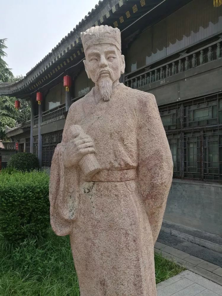 冯从吾谢世后,书院内设冯公恭静祠,学士门生每岁祭祀.民国初年祠毁.