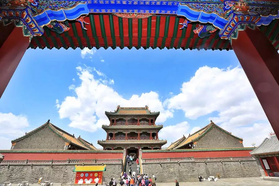 "凤楼晓日"是"盛京八景"之一,这里边的凤楼指的就是沈阳故宫的凤凰楼