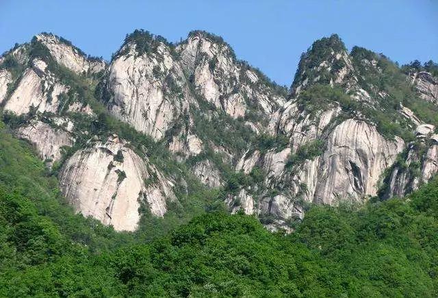 嵩县夏季最受欢迎的景点之一:山间有林壑,水瀑蕴灵秀!