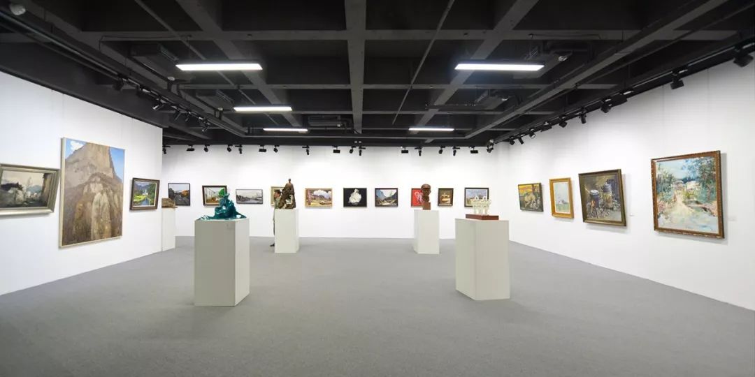 升达艺术馆一场综合艺术大展正在展出中