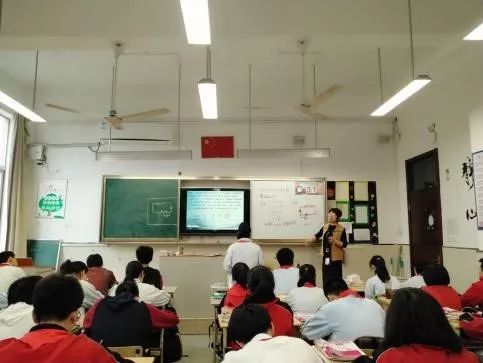 鹤北中学2018学年第二学期初三专题复习研讨课活动总结