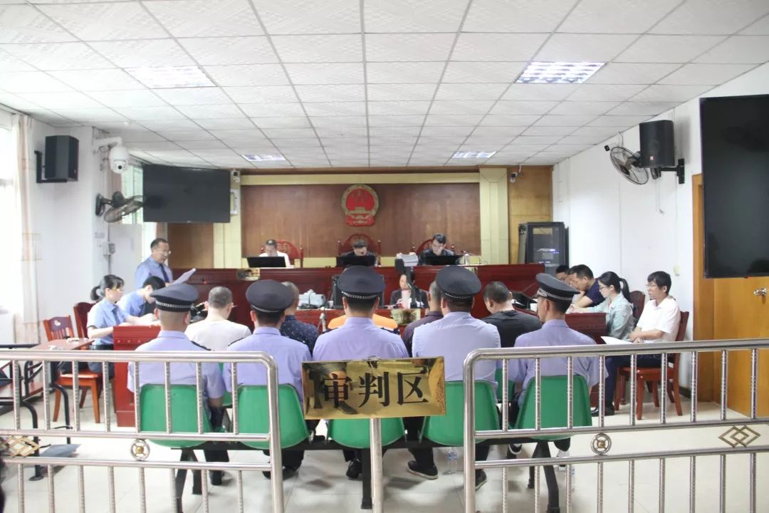 寻乌法院公开审理一起涉恶势力团伙案件